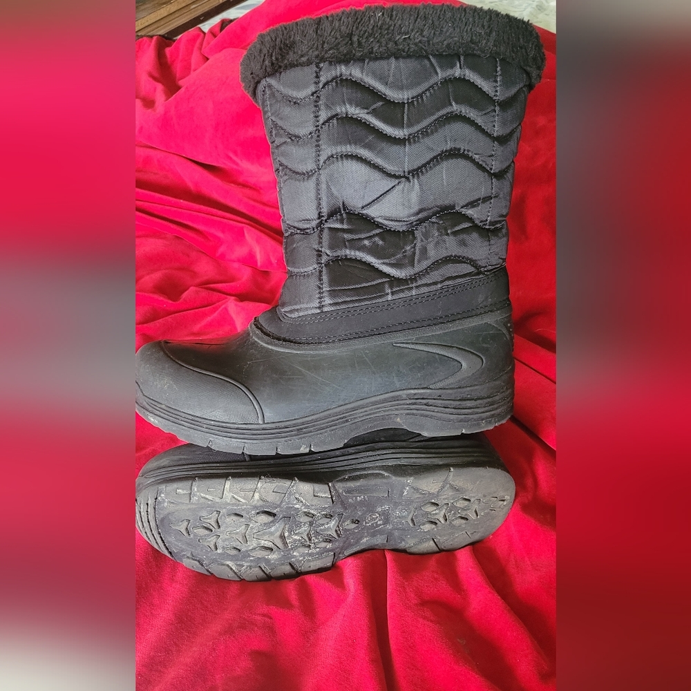 Very cute winter / rain boots